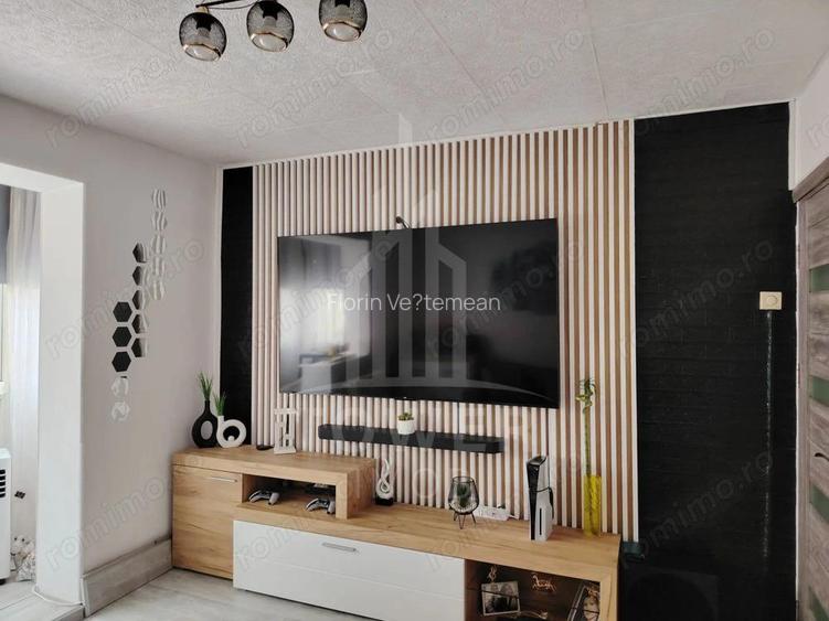 Apartament 3 camere decomandat, etaj intermediar Apartament 3 camere decomandat, etaj intermediar