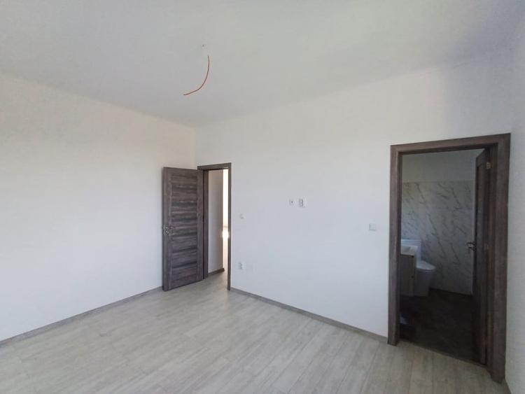 Casa cu 4 camere, 2 bai, beci spatios si 400 mp teren - 10