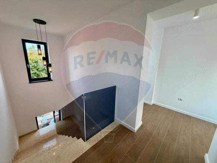 Casa / Vila cu 4 camere de vanzare in zona Dedeman - 18