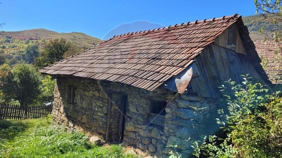 Casă din piatră la poalele Bedeleului – Izvoarele, Alba - 10