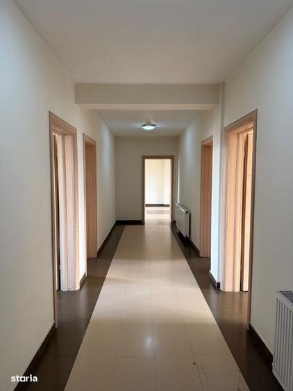 Spatiu birouri de inchiriat cu sala de conferinte sau un birou mare - 1