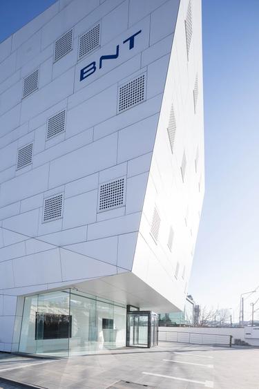 MIHAI BRAVU-TIMPURI NOI - 3