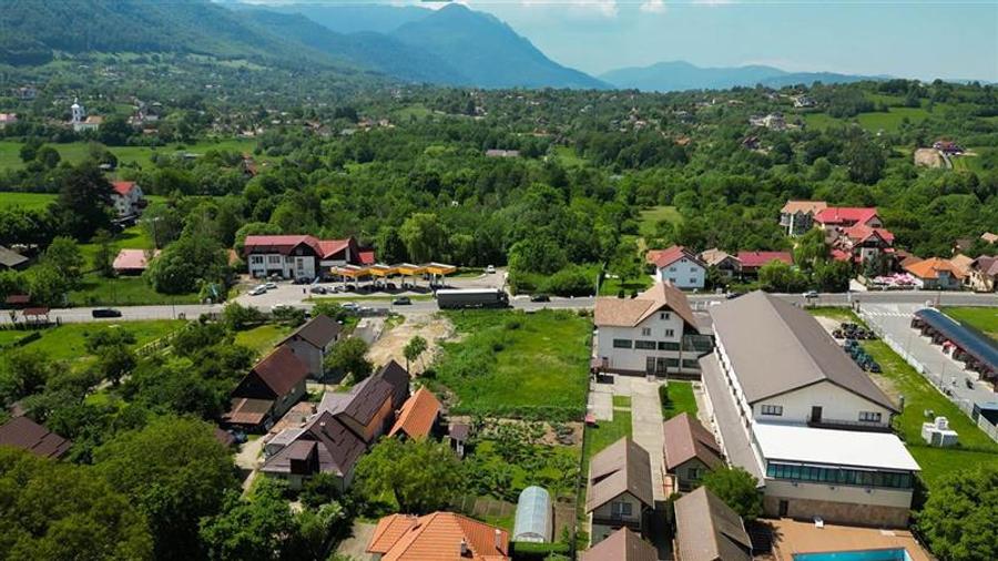 Intravilan, aria castelul Bran,utilitati,acces apreciabil: FILM! - 4