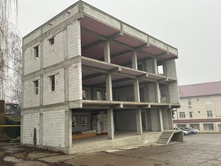 Inchiriez cladire birouri / cabinete medicale / spatii comerciale - 1