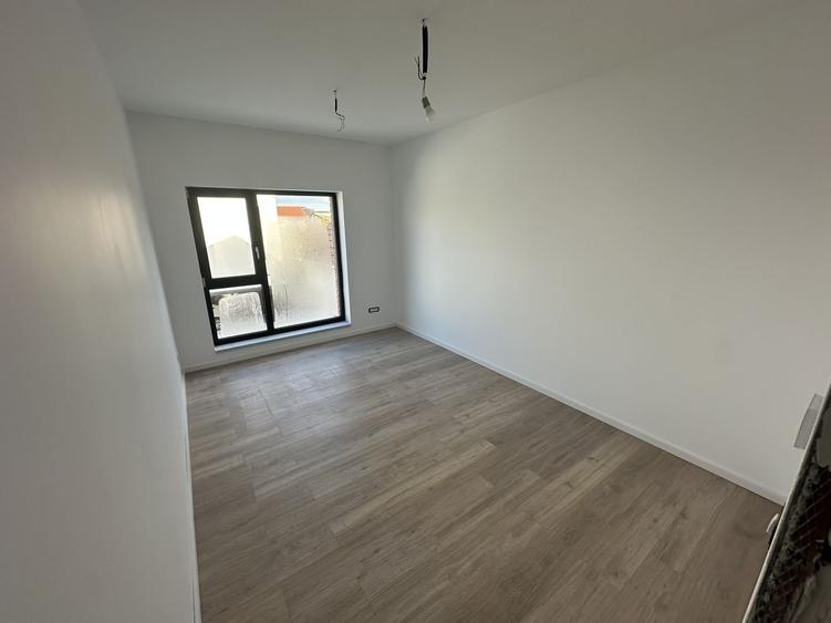 PROIECT DEOSEBIT - 6