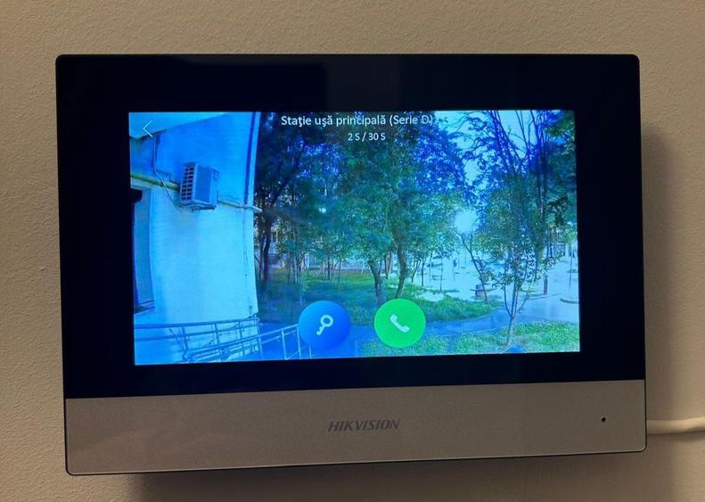 Apartament cu 2 camere decomandat în Sârbi