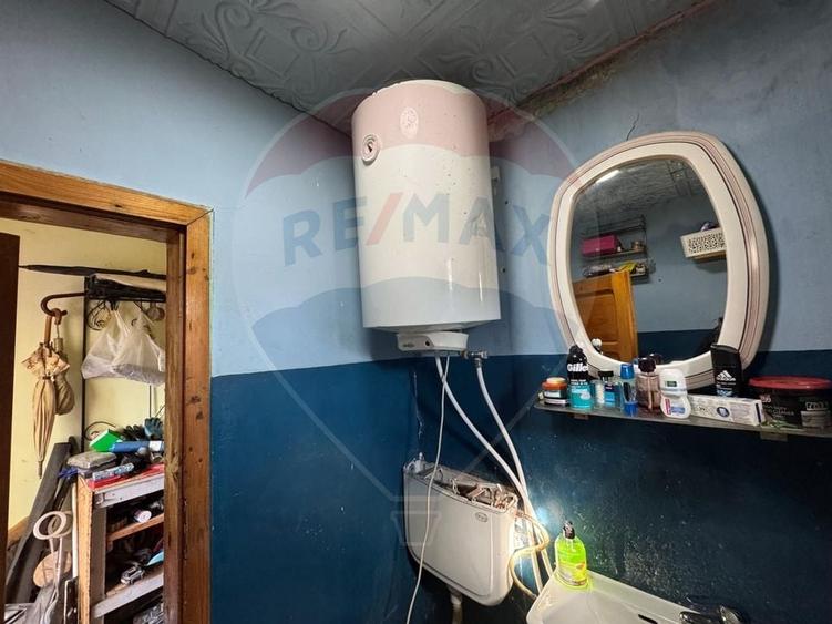 Oportunitate- 381 mp teren/ casa -str. Padurii(acces rapid la A1) - 14