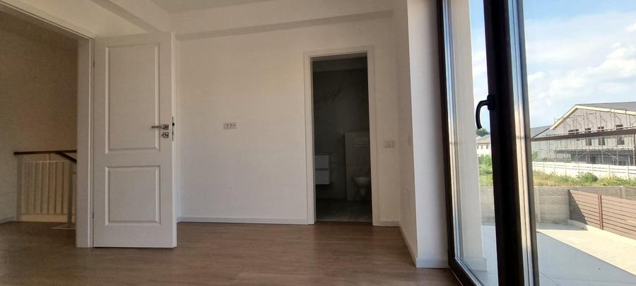 Mutare Imediata -  "Vile în ansamblu securizat – liniște, protecție și confort" - 33