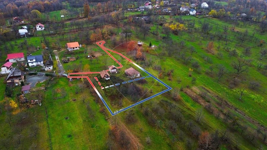 Teren de vânzare Unguraș cu priveliște si anexe - 1