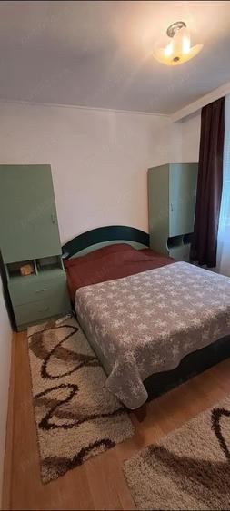 Vand apartament cu doua camere , zona linistita cu loc de parcare . - 1
