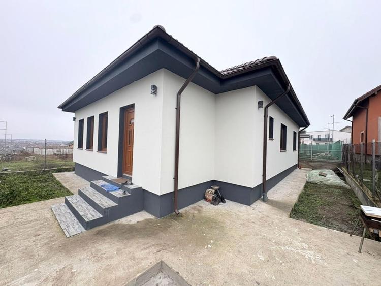 Casa la sol 4 camere , Valu lui Traian - 2