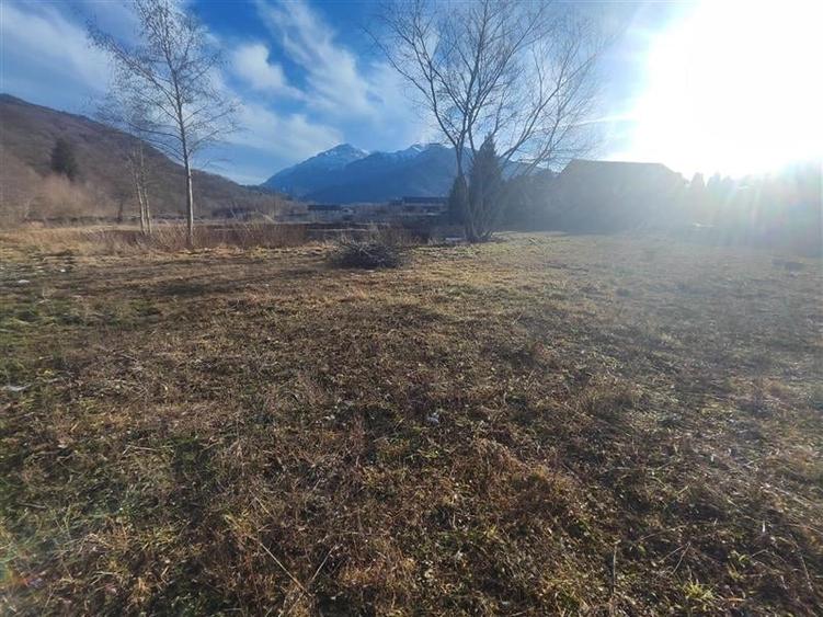 Exclusivitate! Teren 1000mp , drum privat cu acces la rau si padure, Glajarie, R - 5