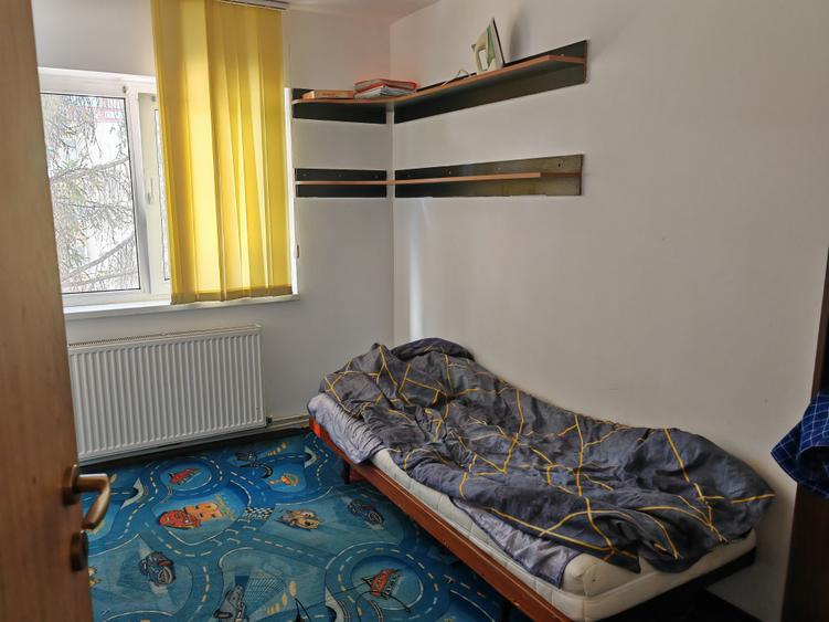 Apartament 3 camere liber la vanzare zona Astra - 5