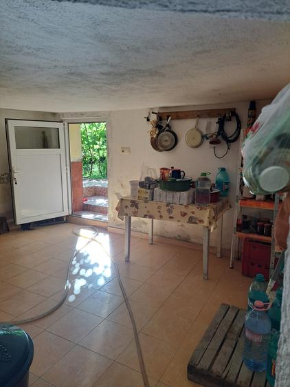 Casa-Vila ultrafinisata in regim D+P+E cu toate utilitatile cu 900 mp,teren - 29