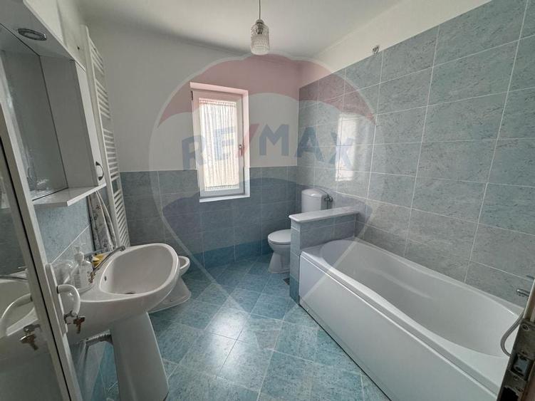 Casă / Vilă cu 6 camere de vânzare în zona Darmanesti - 22