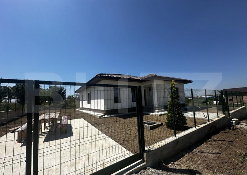 Casa plan parter, zona Narciselor 2 - 1