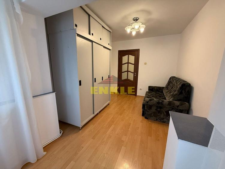 Vânzare apartament 3 camere decomandat, Zona Curcubeului - 1
