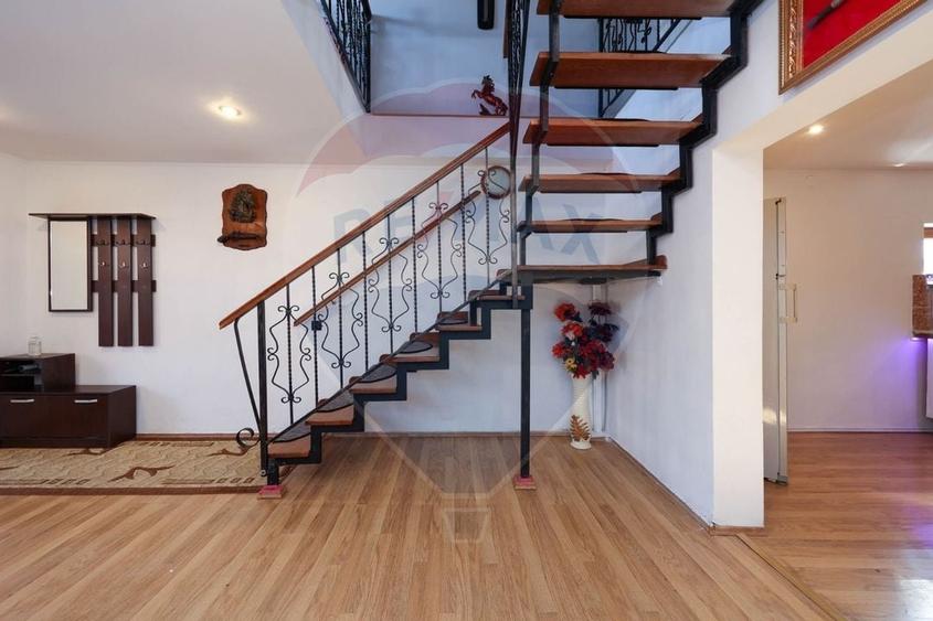 Casă individuala cu 6 camere - 23