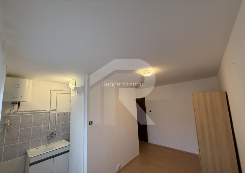 Garsoniera situata la parter, Str Iacob Andrei, bloc civiliz