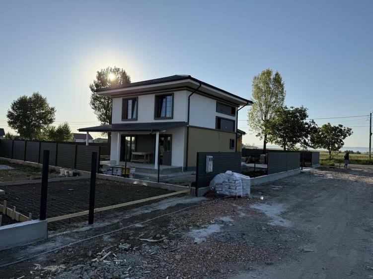 Casă cu 4 camere în Miroslava