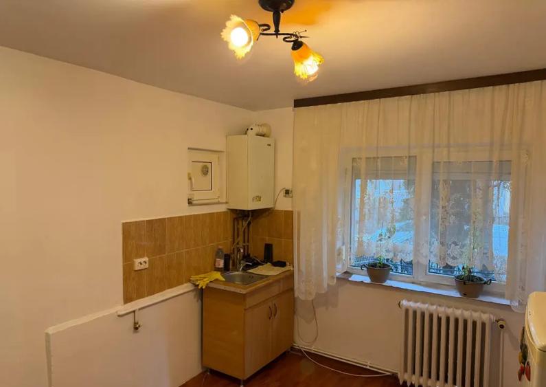 P.F Vand Garsoniera in cartier GALATA - 3