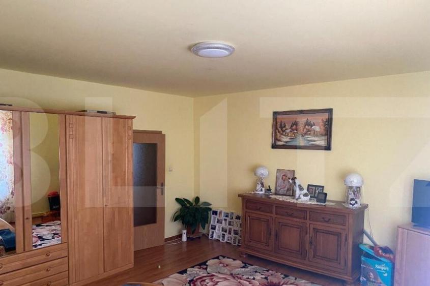 Casa 8 camere 350 mp Utvin aproape de centrul comunei 1760mp - 3