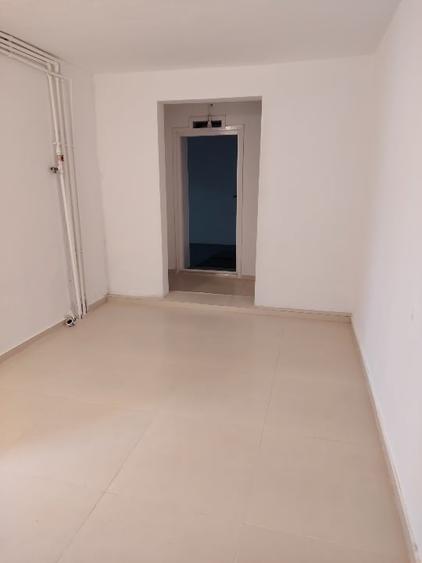 Casă individuală cu 5 camere cu Canalizare în Sud-Est