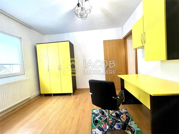 Apartament, str. Bicaz, 3 camere decomandate, etaj 1 - 4