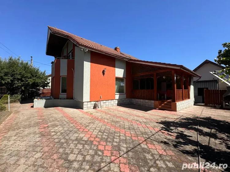 Casă cu 4 camere în Zăvoi