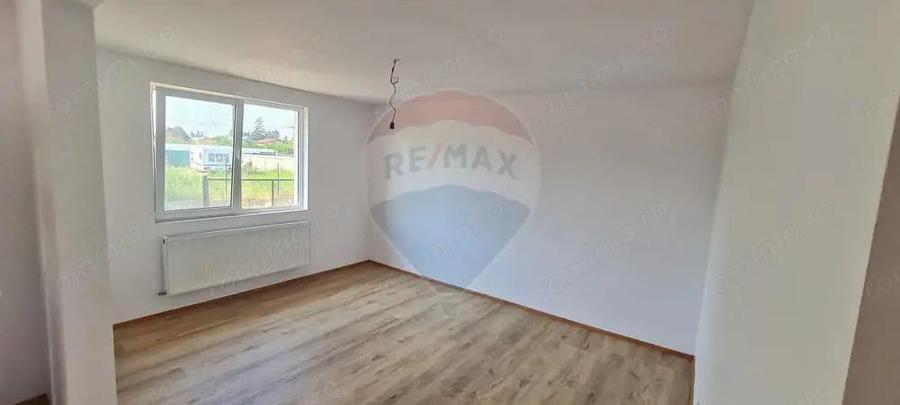 Casa noua in Ciorogarla - 3 dormitoare, living spa?ios - 16