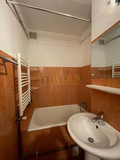 1 Camera ultracentral, in zona Medicina - 6