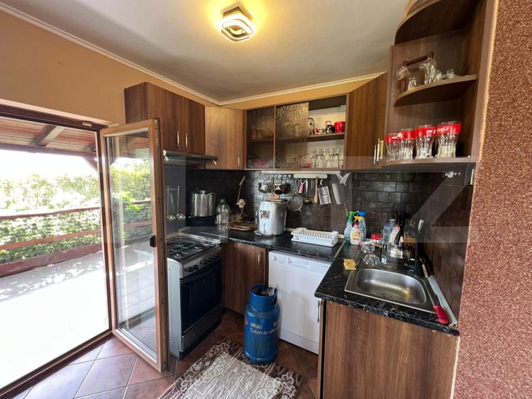 Casa de vanzare, cu 3 camere, 100 mp, zona Odoreului - 6