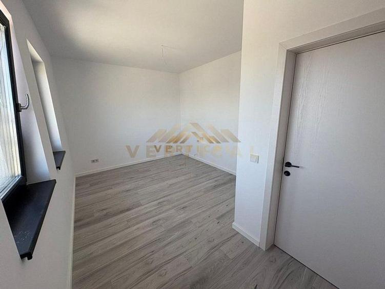 Vila la intrare in comuna Berceni - 11