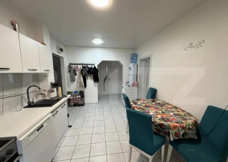 Apartament de vanzare, cu 2 camere, 57 mp, decomandat, zona - 12