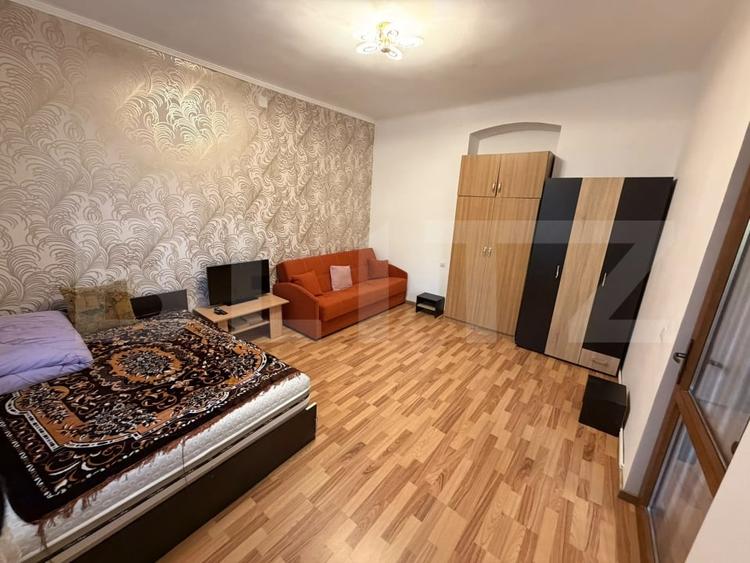 Apartament cu 2 camere semidecomandat, mobilat în Semicentral