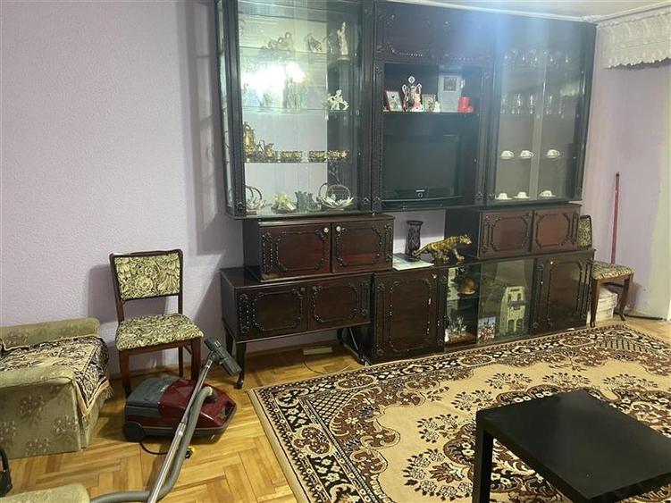 Ap 2 camere si concesiune de 81 mp,  parter, zona Policlinica 2, posibilitate ca - 13