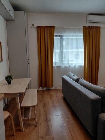 Proprietar Inchriez Apartament cu 2 camere - 4