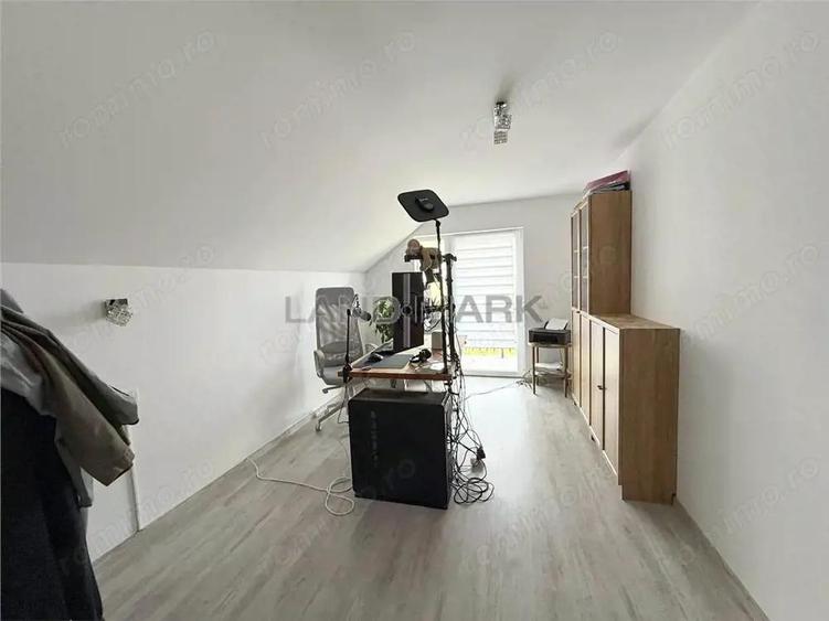 CASA individuala cu garaj, 5 camere, 3 bai Dumbravita zona lac Macilor - 16