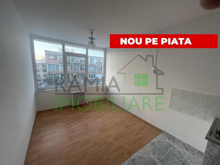 Garsoniera tip Camera Tractorul, etaj intermediar ideala pentru investitie - 1