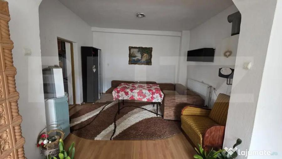 Casa de vanzare, cu 4 camere, 120 mp, teren de 700 mp, zona - 7