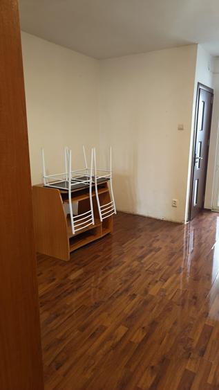 VANZARE GARSONIERA - 5