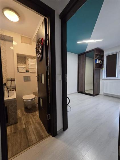 Etaj 1 - Podu Ros Aleea Decebal, 3 camere cu geam la baie, liber - 9