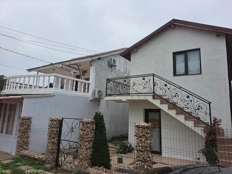 Se vinde Pensiune clasificata 3 stele in Costine?ti - 1