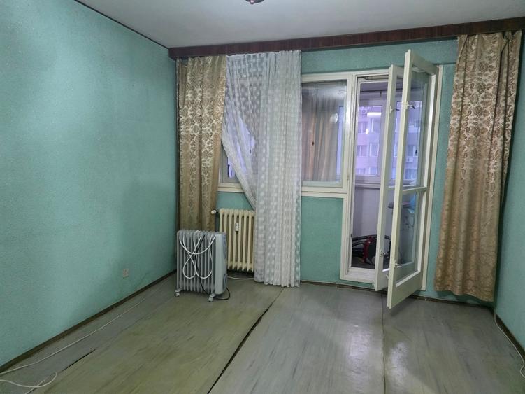 Jean Steriadi, 10 minute metrou 1 Decembrie 1918, langa Auchan Titan, - 8