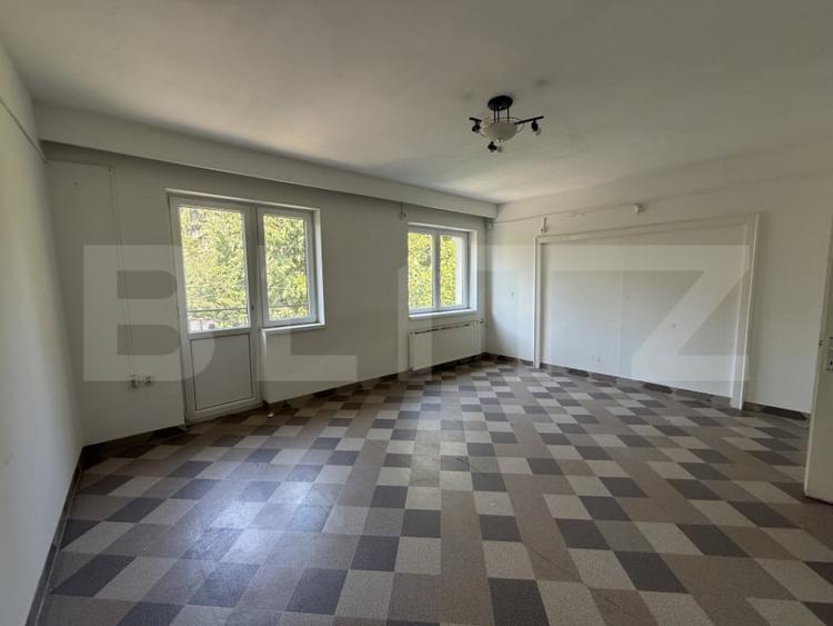 Casă cu 5 camere cu Teren 539 Mp în Central