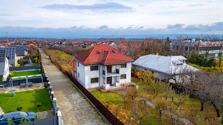 Casă/Vilă cu 6 camere de vânzare în Măgura - 1