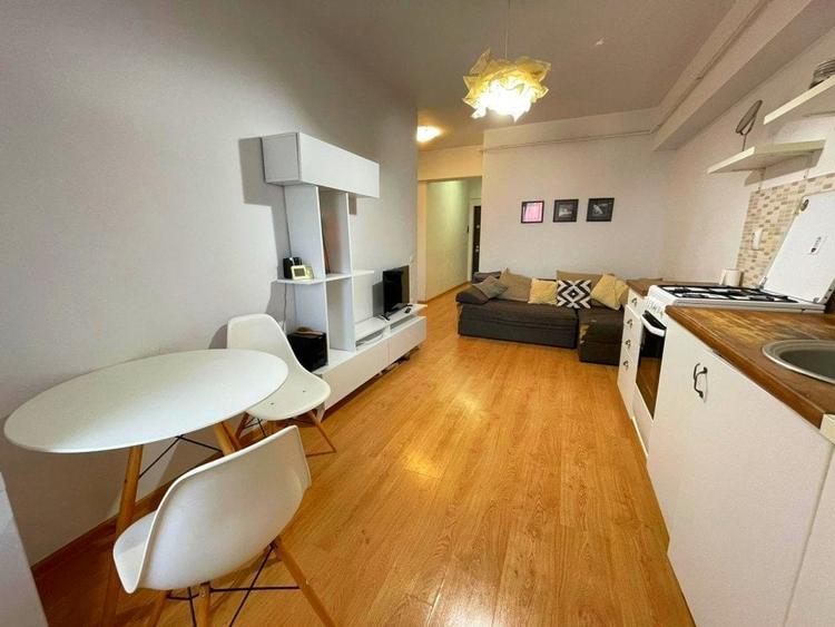 Apartament cu 2 camere semidecomandat, mobilat în Tătărași