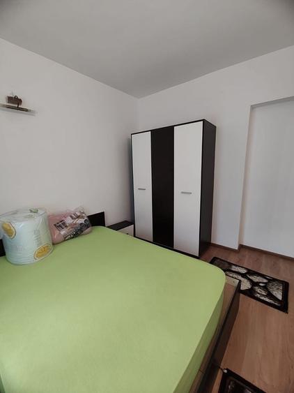 Apartament cu 4 camere decomandat în Deve