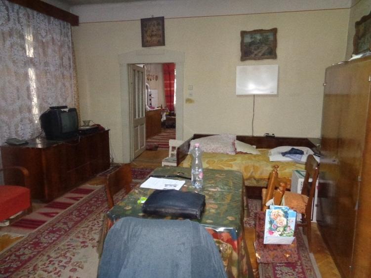Casă cu 7 camere cu Canalizare în Semicentral