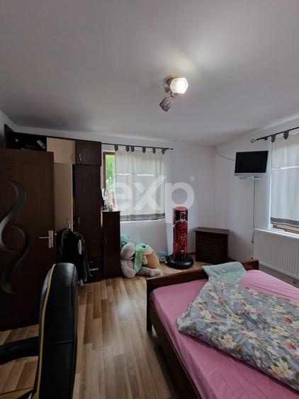 Casă individuală cu 4 camere cu Piscina în Răzvad